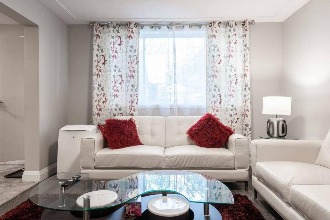 Entire 2 Bedroom Apartment Uptown Waterloo - E1 Εξωτερικό φωτογραφία